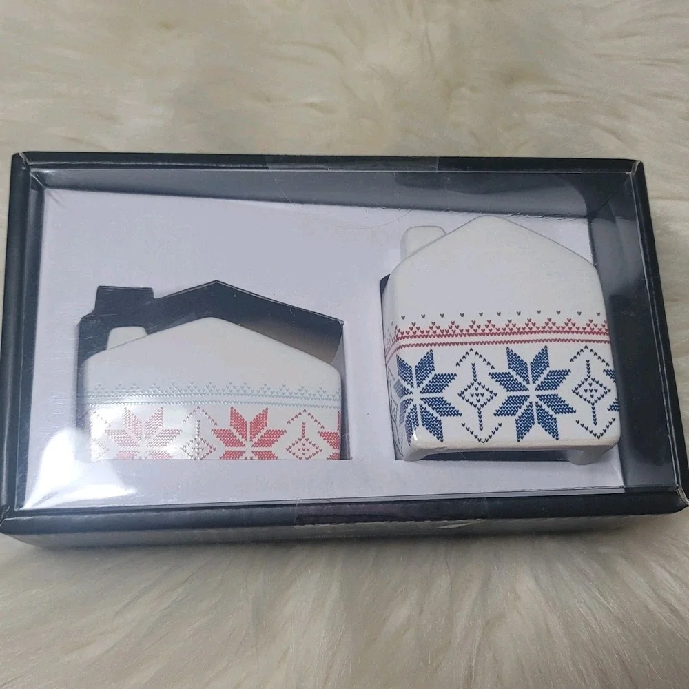 NIB The Cellar Holiday Salt & Pepper Shaker Set Stoneware Snowflake House